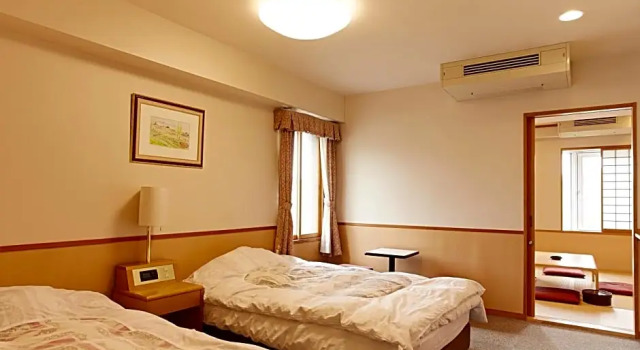 Четырёхместный номер Standard Shiga Lake Hotel