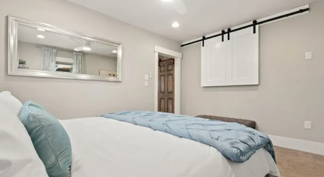 CSU Hideaway King Bd, Backyard Oasis, EV Charger, Забронировать Дом для отпуска Форт-Коллинс Колорадо, рядом с UCHealth Poudre Valley Hospital