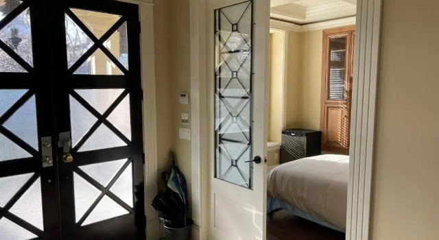 Mikes Luxury House, Buchen Sie Bed & Breakfast Vancouver 