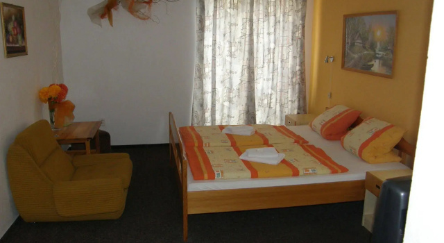 Hotel Filip, Забронировать Отель СПА-отели Ческе-Будеёвице, рядом с Church of St. Anne, SPA-услуги