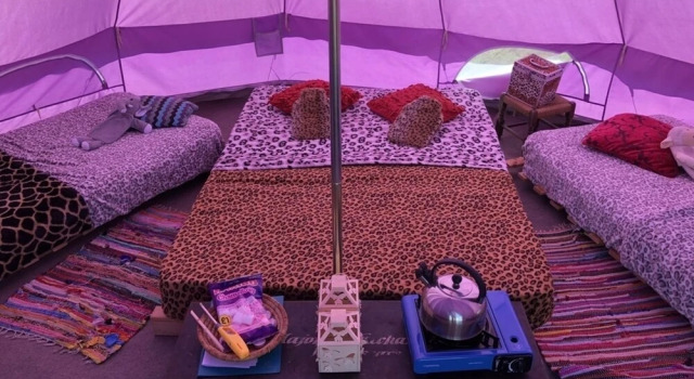 Fully Equipped Bell Tent 2, Book Hotel Warminster Wiltshire