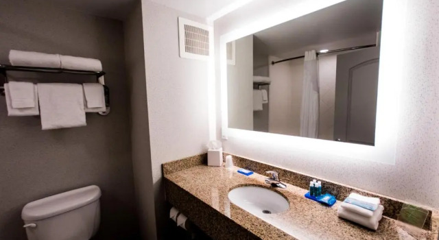 Четырёхместный номер Standard с видом на горы Comfort Inn Dayton South