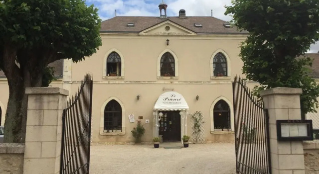 Hôtel Restaurant Le Prieuré, Rezerwuj Hotel Hotele w Cher z parkingiem, Parking