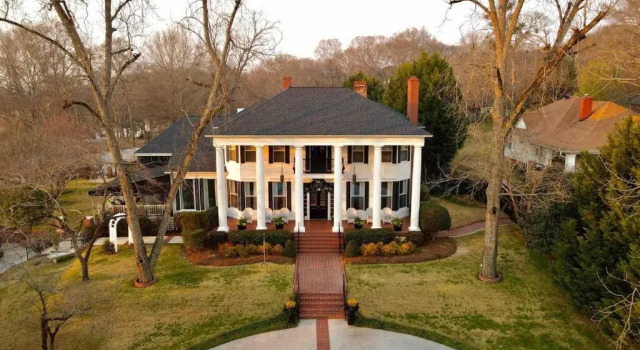 Коттедж 1912 Luxury Modern Carriage House