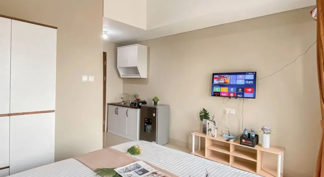 Neutral Minimalist Studio Apartment At Lrt City Sentul - Royal Sentul Park, Book Apartment Kadumangu West Java
