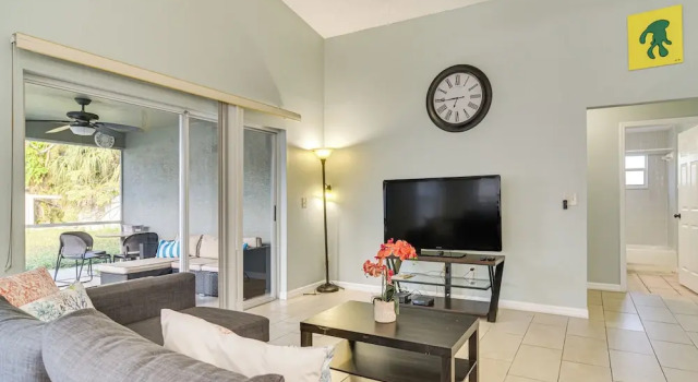 3 Mi to Clearwater Beach: Home w/ Patio & Grill!, Buchen Sie Ferienhaus Clearwater Beach Clearwater-St Pete Beaches