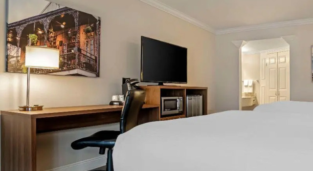 Четырёхместный номер Standard с балконом Best Western Plus Westbank