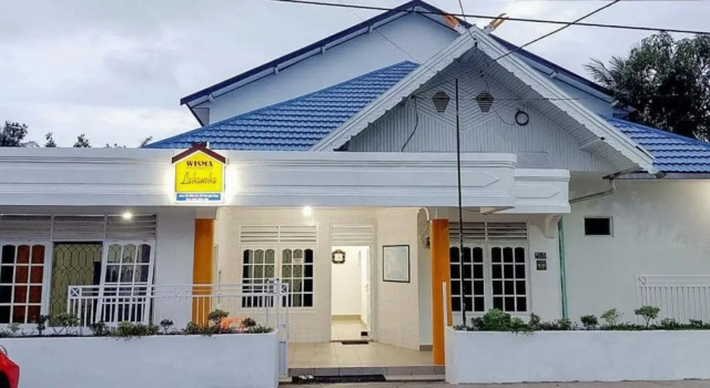 Wisma labamba RedPartner, Prenota Bed & breakfast Hotel a Kalimantan con parcheggio, Parcheggio
