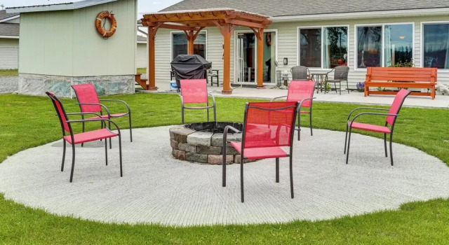 Коттедж Soldotna Home w/ Yard, Walk to Kenai River!