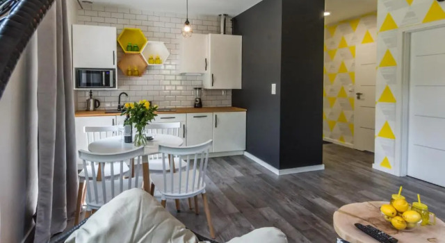 Апартаменты с балконом Apartamenty hoteLOVE z biokominkiem Stara Kuźnia