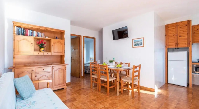Brisa Mar 2, 2 bedroom apartment, Cala'n Bosch, Book Apartment Cala'n Bosch Menorca