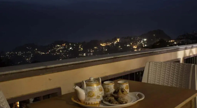 Ourguest Salatrees Homestay, Забронировать Отель Отели Дарджилинг 3 звезды, рядом с Храм Махакал Мандир, 3*