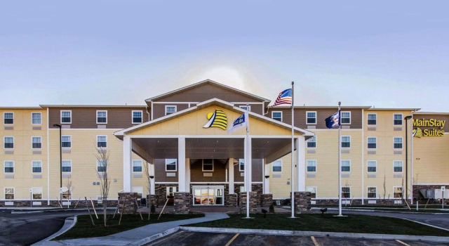Четырёхместный номер Standard MainStay Suites Watford City - Event Center