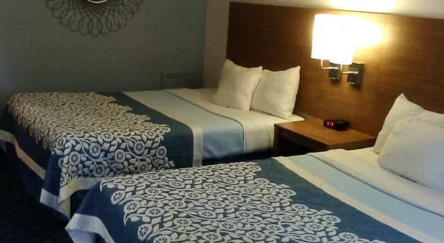 Четырёхместный номер Standard Mainstreet Inn