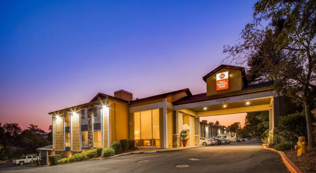 Номер Standard Best Western Plus Heritage Inn