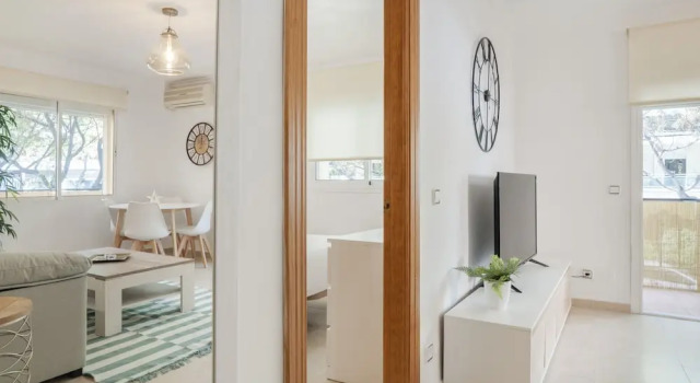 Marbella Beach Center 1 bedroom Larysol, Забронировать Отель Отели Марбелья 3 звезды, рядом с Пляж Фонтанилла, 3*