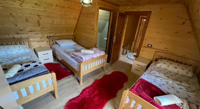 Guesthouse "Gjin Thana"