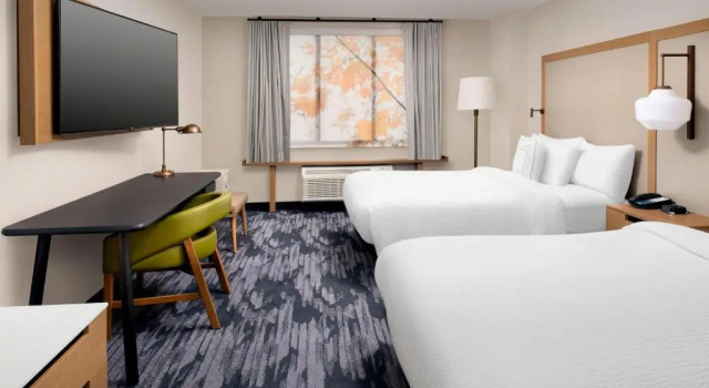 Четырёхместный номер Standard Fairfield Inn & Suites by Marriott Alexandria West/Mark Center