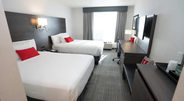 Четырёхместный номер Standard University Guest House and Conference Center