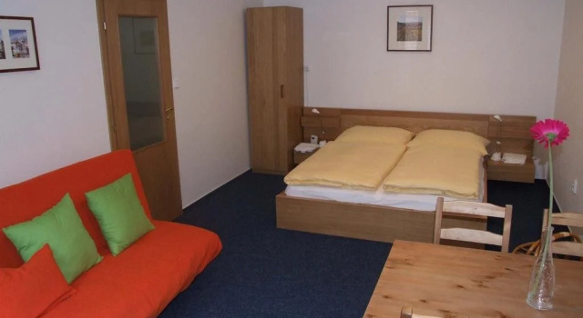 Pension Mikulov, Prenota Hotel Mikulov Palava
