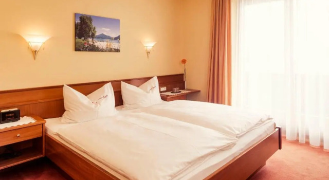 Pension Anna, Book Hotel Mondsee Mondseeland