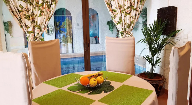 Villa With one Bedroom in Menton, With Wonderful sea View, Private Pool, Terrace - 4 km From the Beach, Rezervovat Vila Hotely v Great Alpine Road s bazénem, Bazén