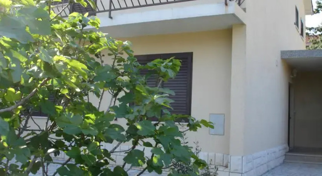 Apartments Deželić, Забронировать Апартаменты/квартира Отели Острова Цреса с парковкой, Парковка