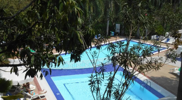 Apartamento Condominio Girardot Resort Apto 6 402 Vista a las montañas WI FI RNT # 96655, Boek Resort Girardot Cundinamarca