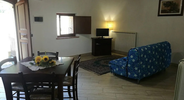 Apartment Ginestra 1 Bedroom 5 Pax Shared Pool, Buchen Sie Ferienwohnung Monte Castello di Vibio Umbrien