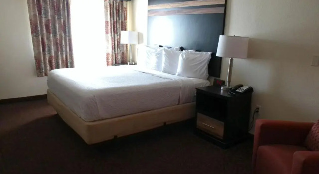 Номер Standard Days Inn & Suites by Wyndham Tucson/Marana