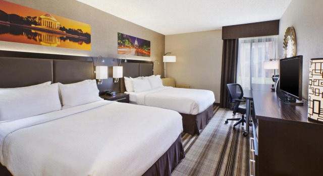Четырёхместный номер Standard Holiday Inn Washington-Dulles International Airport by IHG