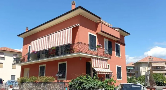 Dana'S House, Buchen Sie Hotel Carasco Ligurien