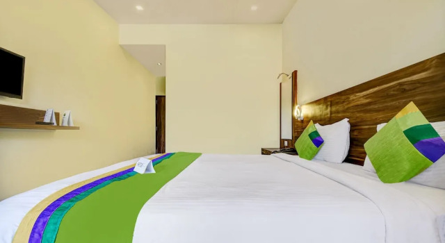 Двухместный номер Premium Treebo JP Cottage with Swimming Pool
