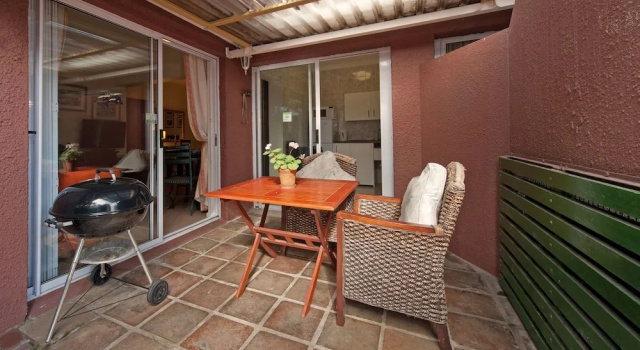 Студия Comfort Brown Jug Guest House