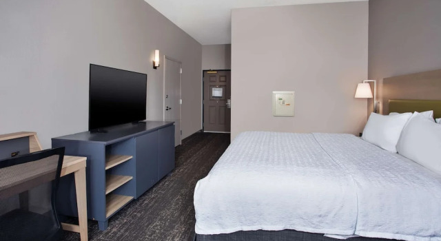 Двухместный номер Mobility/​Hearing Access Hampton Inn & Suites By Hilton- Newark Airport Elizabeth