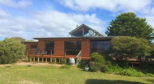 Коттедж с 3 комнатами Sandpiper Ocean Cottages