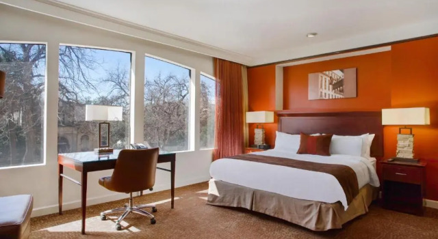 Двухместный номер Deluxe The Emily Morgan Hotel - A DoubleTree by Hilton