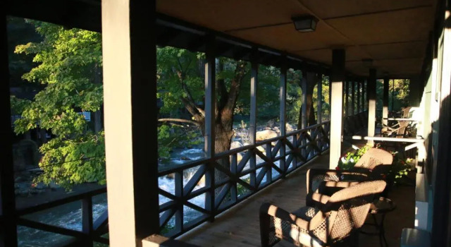 Номер Standard Riverside Lodge at Chimney Rock