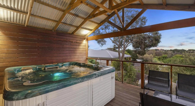 Last Resort, Prenota Resort Melbourne 