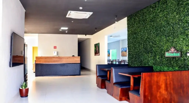 Fly Hotel