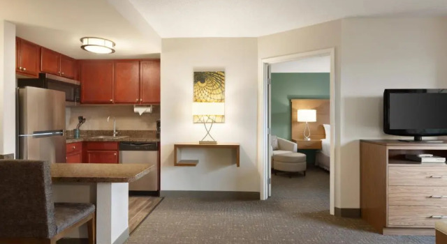 Четырёхместный номер Standard Staybridge Suites Tampa East- Brandon by IHG