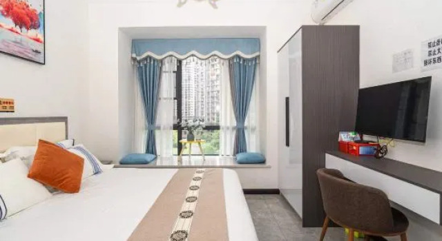 Deluxe Suite Orange Shack