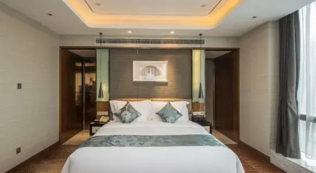 Номер Deluxe Ramada Plaza Liuzhou Liudong