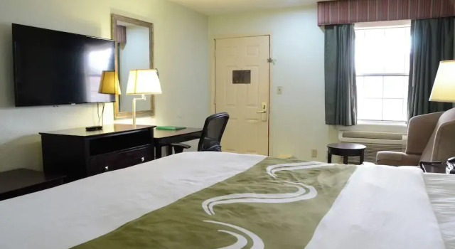 Doppel Suite Quality Inn & Suites