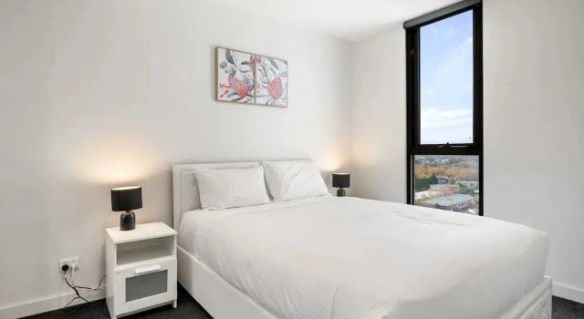 Bright 1-bed Apartment Near Beach and Cafes