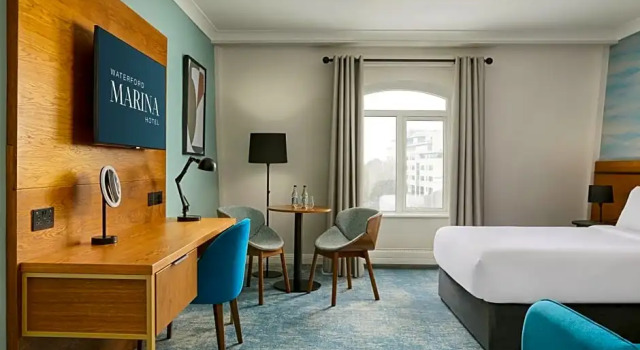 Номер Executive Waterford Marina Hotel