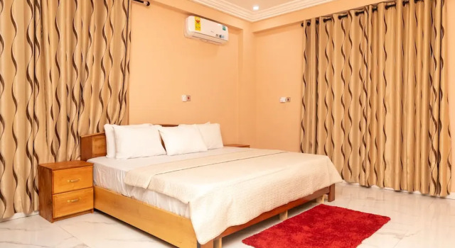 Executive 3-bed Furnished Apartment in Kwashieman, Book Lejlighed Hoteller i Greater Accra med parkering, Parkering