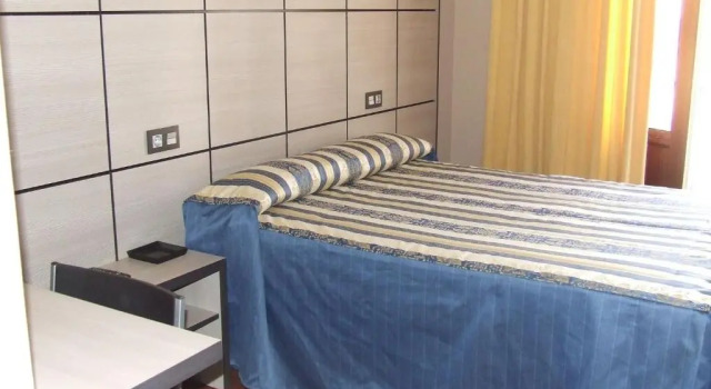 Номер Standard с видом на город Hostal Larios