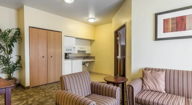 Люкс с видом на горы Comfort Suites Palm Desert I-10