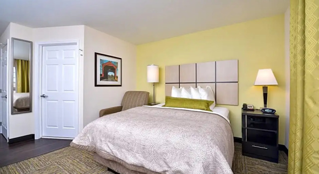 Двухместный люкс c 1 комнатой Candlewood Suites Harrisburg-Hershey by IHG